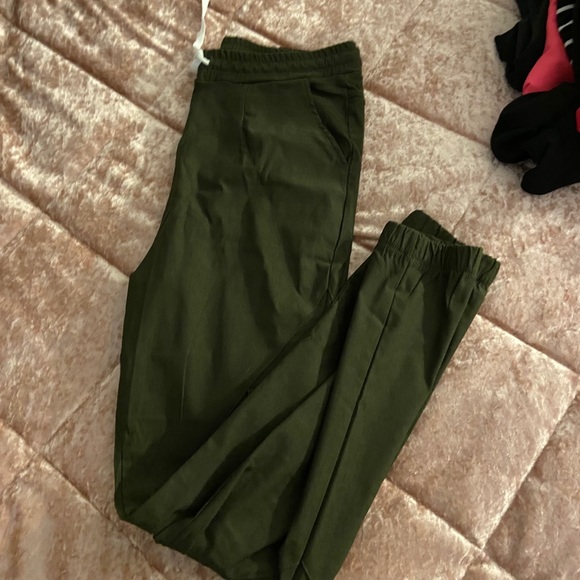 Green joggers - Picture 2 of 3